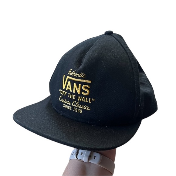 Vans Off the Wall Mens Snapback Black Gold Embroidered Hat - Picture 1 of 4